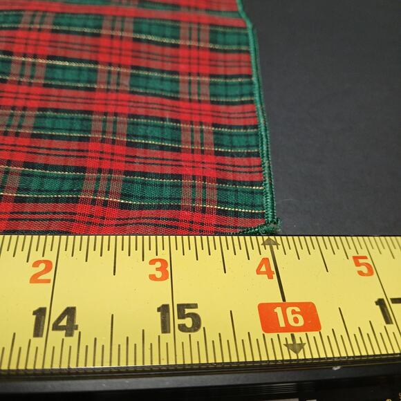 Set Of 4 Christmas Red Green Plaid Fabric Napkins Vtg Holiday Table Decor 16x16” - Picture 4 of 5